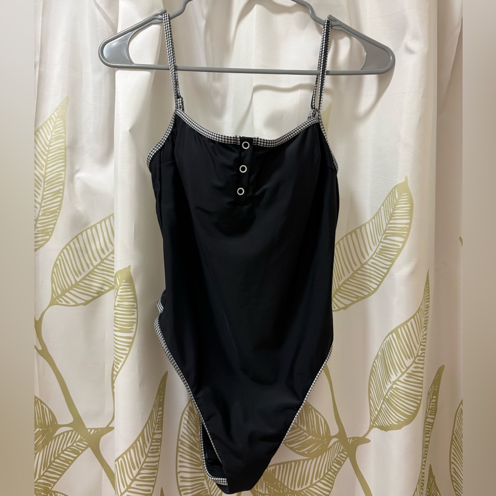 Cupshe Black One-Piece Swimsuit with Contrast Trim NWOT